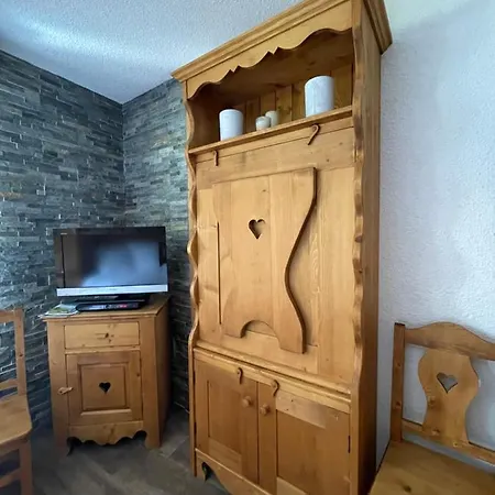 Superbe Au Pied Des Oeufs