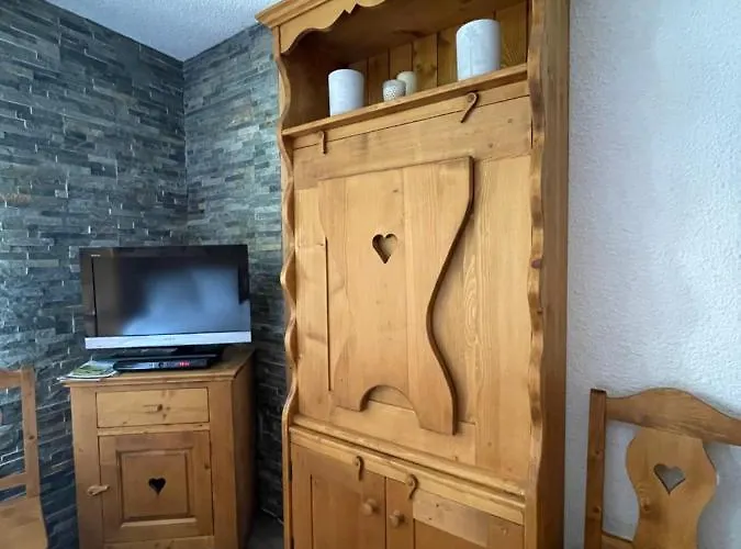 Superbe Au Pied Des Oeufs